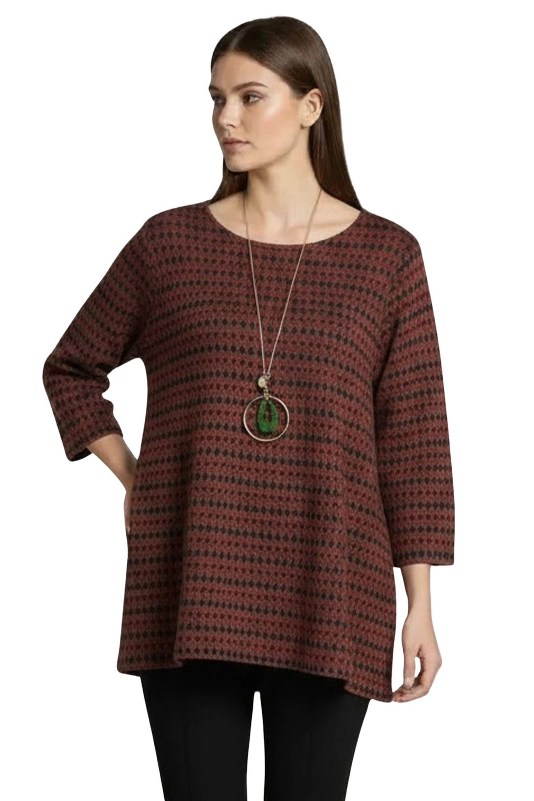 geometric pattern necklace top for jeans
