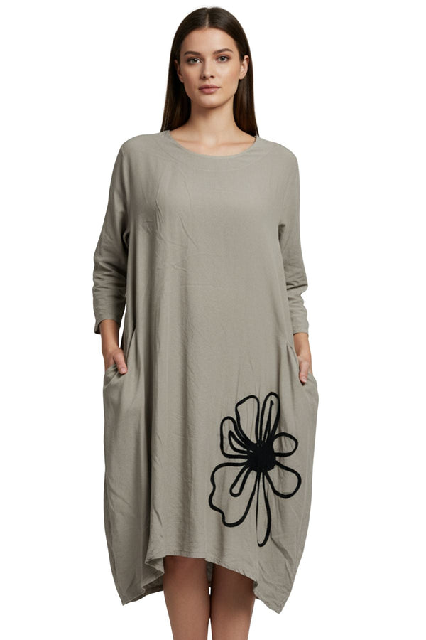 floral embroidered front two pockets dress
