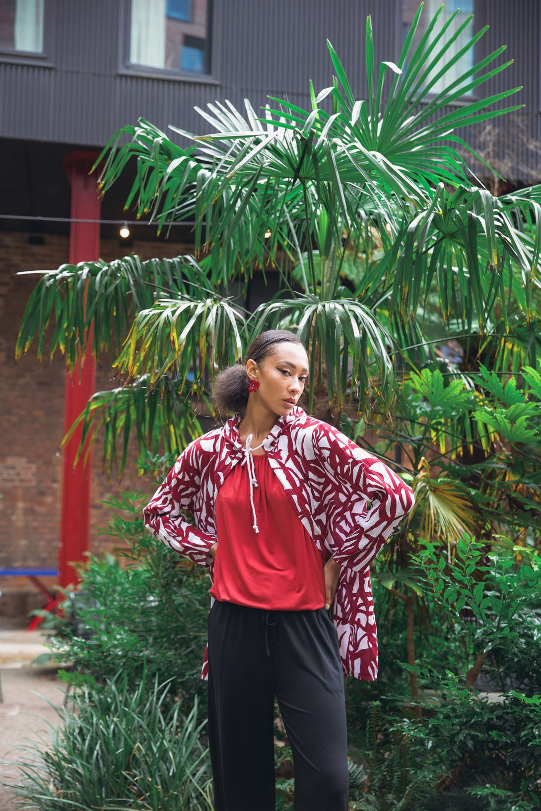 Bold Abstract leaf Print Drawstring Tie Front Cardigan