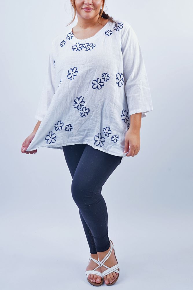 Floral Embroidery Pattern Pockets Top