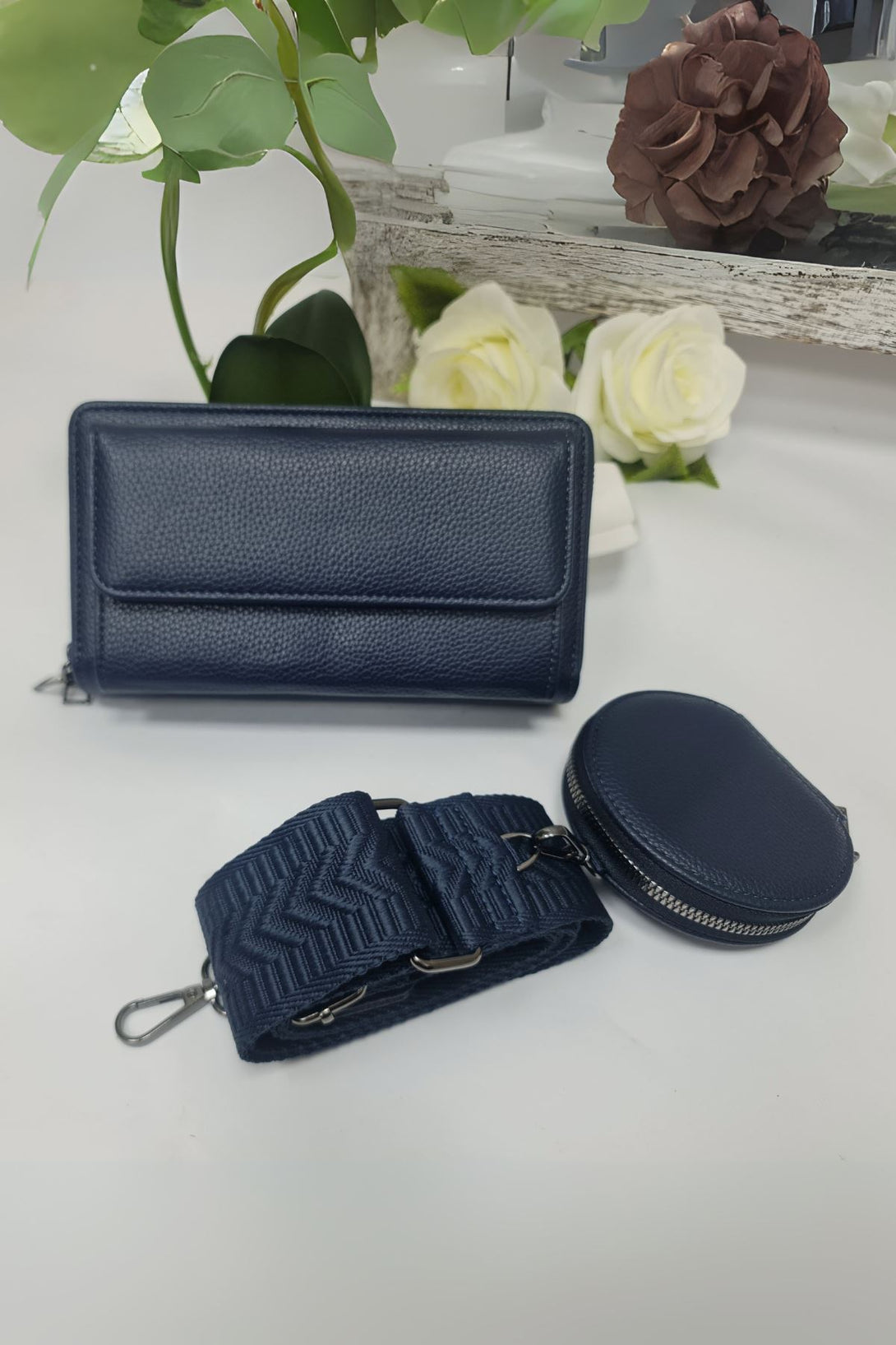 lightweight womens travel crossbody bag
